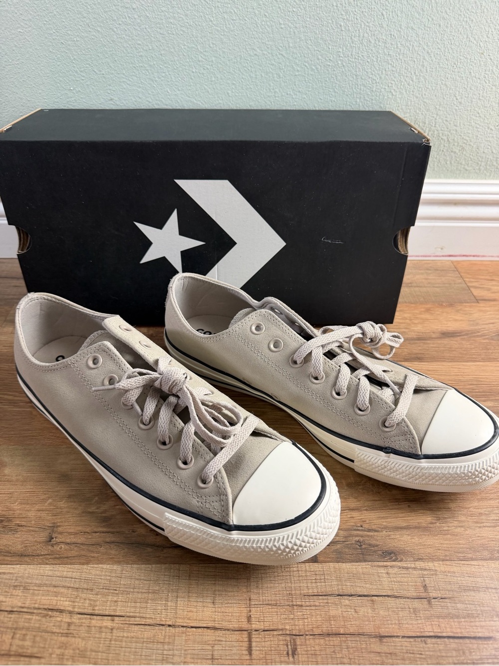 Men’s Converse All Star Suede Low Top Sneakers in Beige Size 11